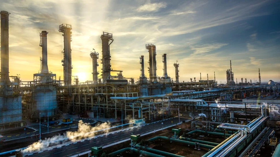 Singura și cea mai mare rafinărie de petrol din Abu Dhabi și-a suspendat operațiunile