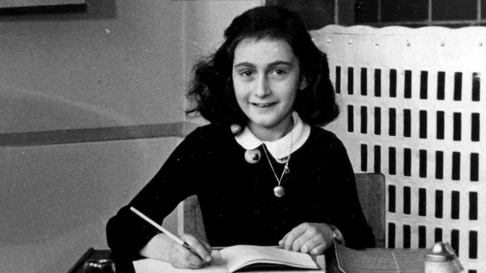 Noi informaţii despre cazul Anne Frank în urma descoperirii unui pandantiv printre ruinele lagărului de exterminare din Polonia
