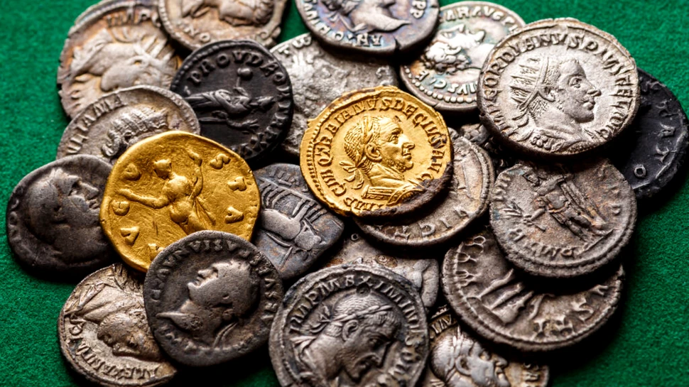 Unde au fost găsite mai multe monede romane dispărute dintr-un muzeu din Timiș?