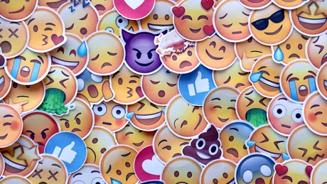 Cine a inventat emoji-urile? Puterea unei singure imagini. Hieroglifele moderne și istoria emoji