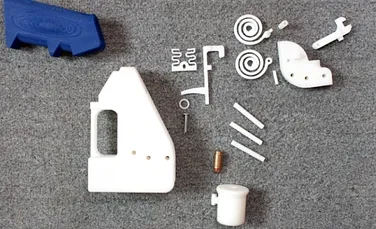 Intrăm într-o nouă epocă: acum, oricine îşi poate tipări un pistol acasă cu ajutorul unei imprimante 3D! (VIDEO)