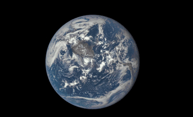 Partea întunecată a lunii, surprinsă de un satelit NASA de la milioane de kilometri distanţă – VIDEO