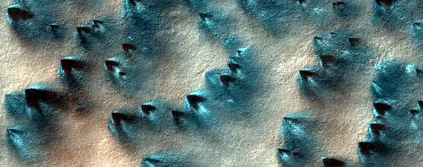Imaginile SPECTACULOASE de pe suprafaţa planetei Marte. NASA a surprins zona unde s-a prăbuşit Schiaparelli, sonda de aterizare a ESA