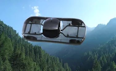 O mașină zburătoare de 300.000 de dolari începe testele pe șosea și în aer