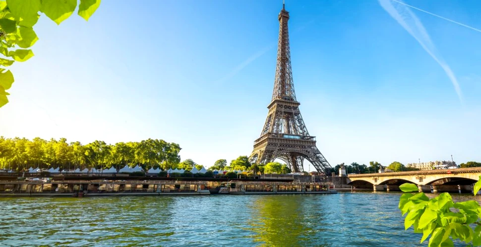 Turnul Eiffel împlineşte astăzi 136 de ani