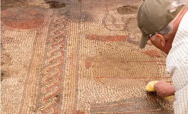 Un mozaic roman excepțional, cu scene din Iliada, descoperit într-un câmp din Marea Britanie
