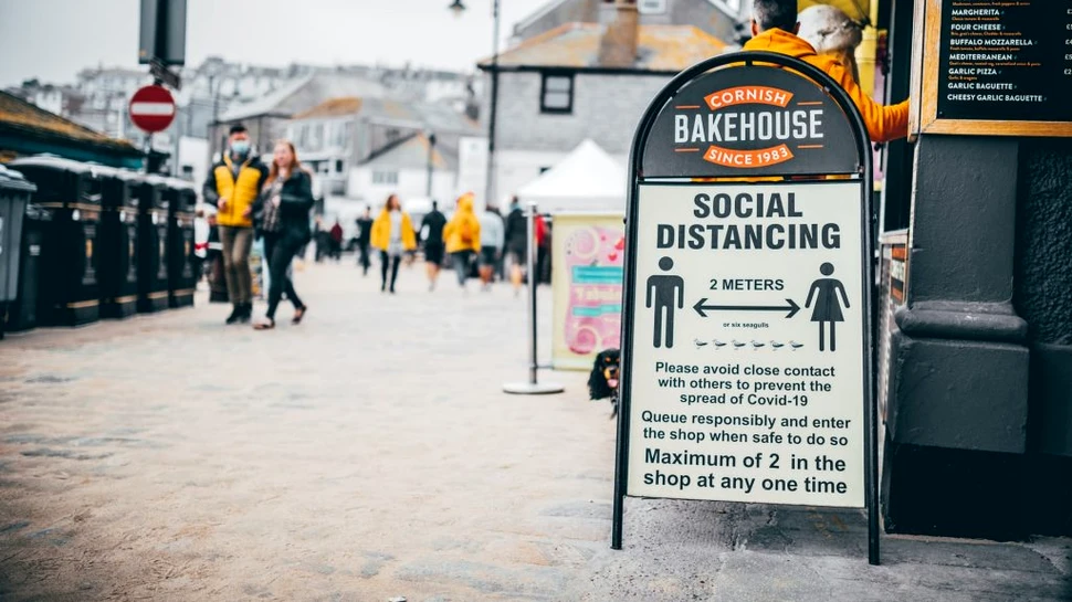 Oamenii care se autoizolează la domiciliu ar putea fi plătiți în Marea Britanie