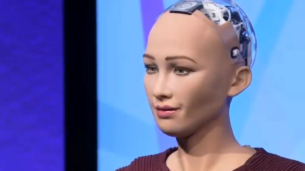Robotul Sophia, primul care a primit cetăţenia unui stat, va ajunge şi la Bucureşti