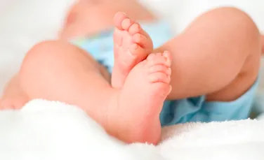 Povestea uimitoare a copilului născut de două ori. Ce decizie a trebuit sa ia mama pentru a-i salva viaţa – VIDEO