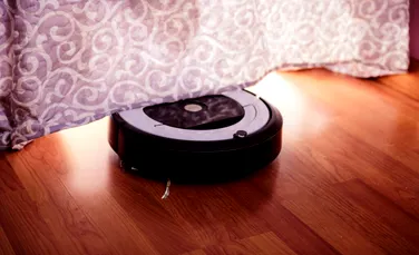 Amazon a achiziționat producătorul de aspiratoare inteligente Roomba. Ce urmărește, de fapt, Jeff Bezos?