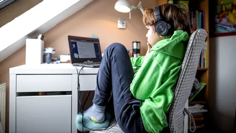 Marea Britanie lansează două studii pentru a evalua efectele blocantelor pubertății la tineri cu incongruență de gen