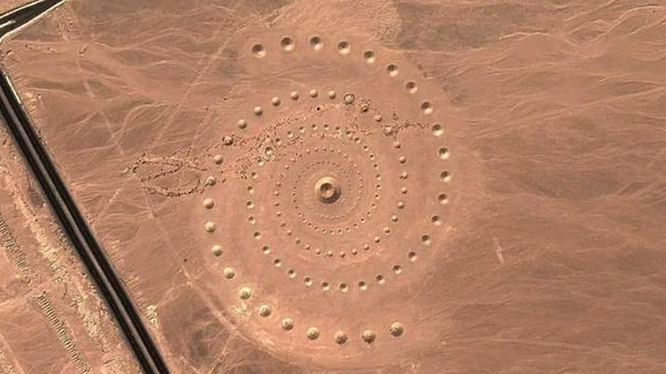 De la insule misterioase şi formaţiunii inexplicabile, iată 12 locuri descoperite cu Google Earth