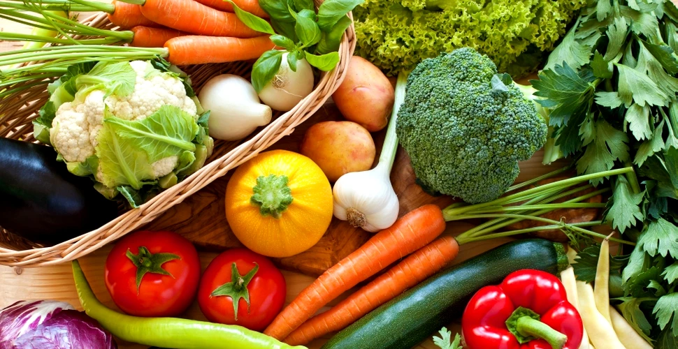 Studiul care doboară un mit: iată de ce nu ne ajută legumele şi fructele să slăbim!