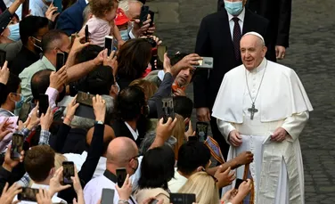 Papa Francisc vorbește despre o realitate brutală. Copiii abuzați sunt „condamnați la moarte”