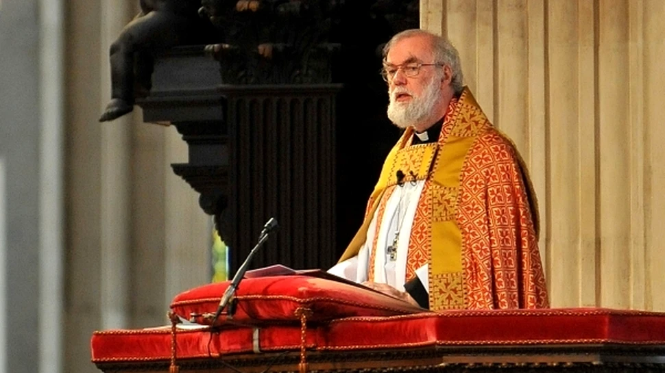 Biserica Anglicană va permite clericilor homosexuali să devină episcopi