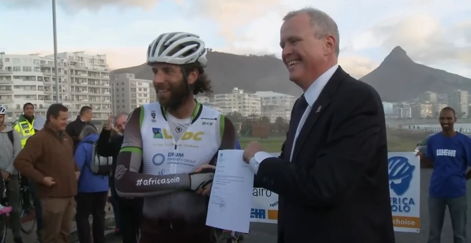 Un britanic a stabilit un nou record, făcând înconjurul lumii cu bicicleta