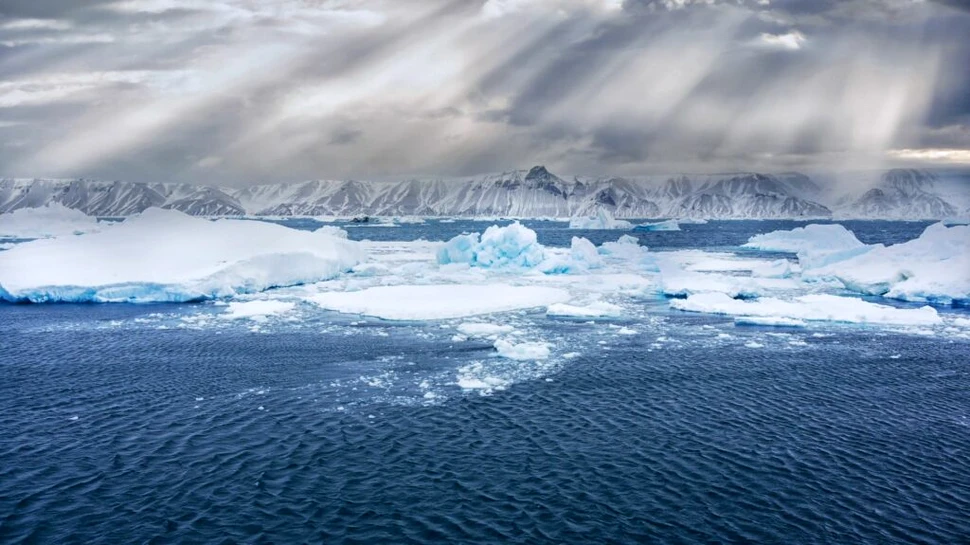 Topirea gheții din Antarctica de Est alarmează oamenii de știință