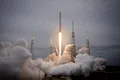Un DJ, un YouTuber și un rapper K-pop vor călători în jurul Lunii într-un zbor privat SpaceX