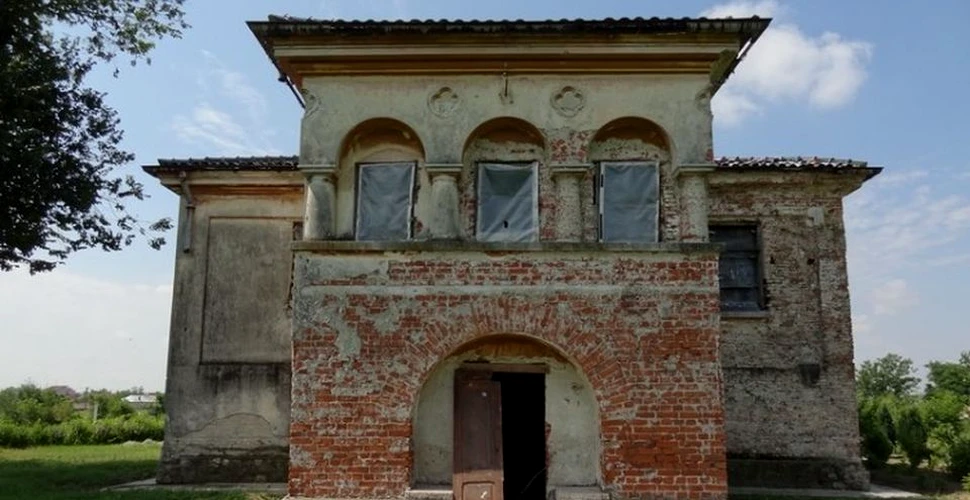 Voluntari englezi, francezi şi români  au restaurat un conac, clădire de patrimoniu din Olt