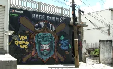 „Rage Room”, locul în care brazilienii își pot „vărsa nervii” acumulați din cauza pandemiei