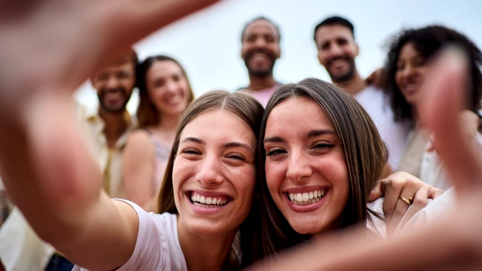 Tinerii din Generația Z fac mai puțin sex și renunță la relații cu totul