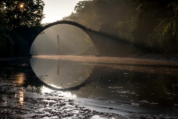 INCREDIBILUL pod din Germania construit de cavalerii din zonă