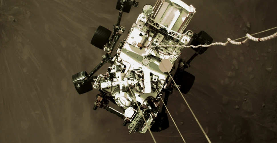 Imagini color spectaculoase. Amartizarea roverului Perseverance, surprinsă din mai multe unghiuri