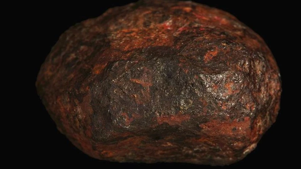 A fost descoperit un nou tip de mineral pe bază de fier şi carbon