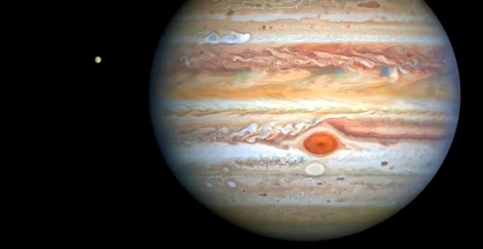 Hubble a surprins formarea unei noi furtuni pe Jupiter