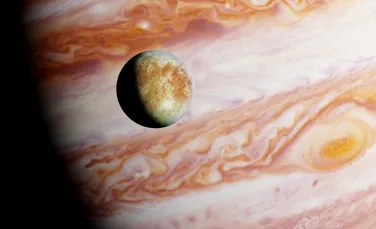 Regiunile de „haos” de pe Europa, luna înghețată a lui Jupiter, pot adăposti viață extraterestră