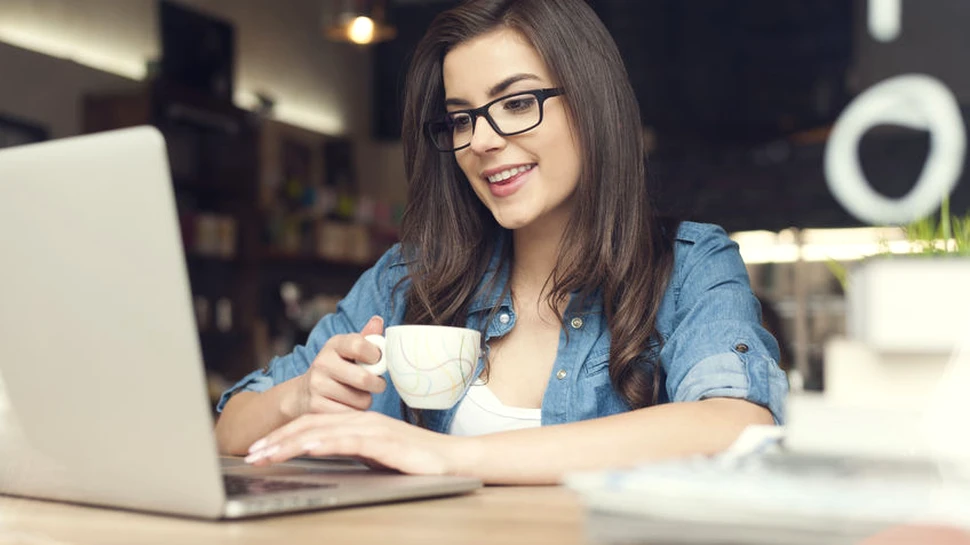 UE intenţionează să creeze zone publice de acces gratuit la Internet în următorii ani