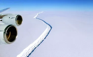 Un gheţar GIGANT este pe punctul de a se desprinde din calota glaciară a Antarcticii. În doar o săptămână, crăpătura din calotă a crescut cu 17 km