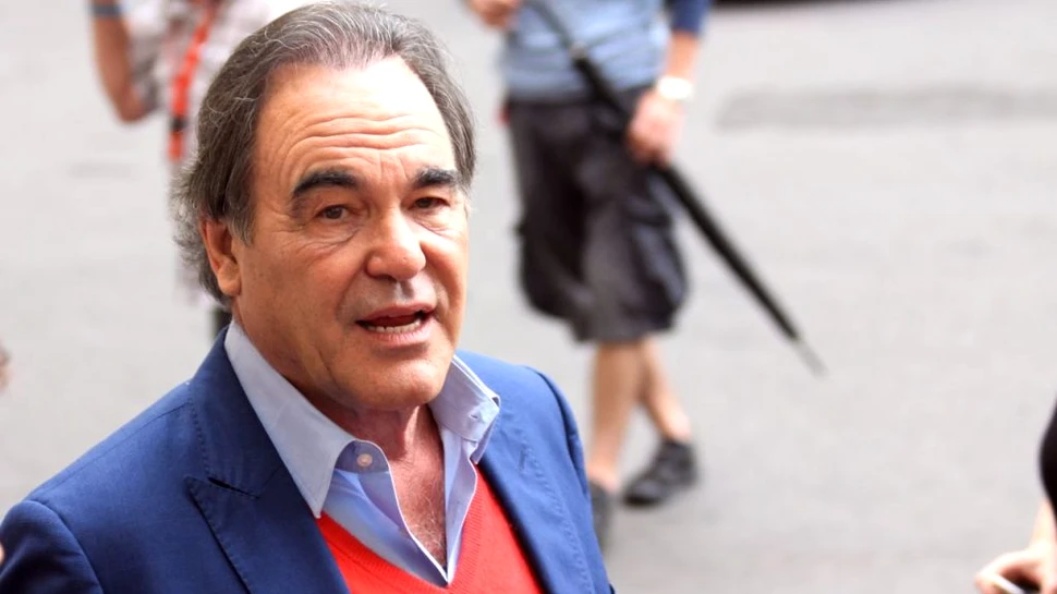 Regizorul american Oliver Stone a făcut vaccinul rusesc Sputnik V