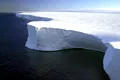 Cea mai mare calotă glaciară este în pericol din cauza apei oceanice tot mai calde