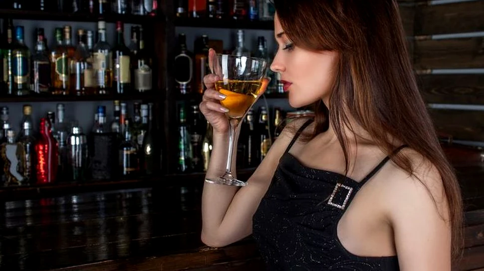 A fost inventată aplicaţia care împiedică mahmureala. Trucul care vă învaţă cum să beţi