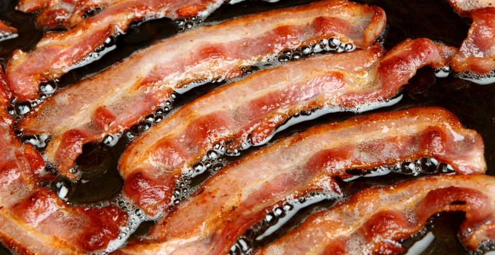 Un bărbat s-a trezit cu viermi în creier după ce a consumat o viață întreagă bacon „neprăjit”