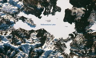 Un astronaut a surprins peisajul de poveste cu lacul Yellowstone acoperit de zăpadă