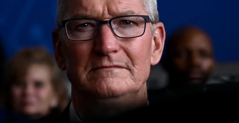 Salariul șefului Apple, redus cu 40%. Ce s-a întâmplat?