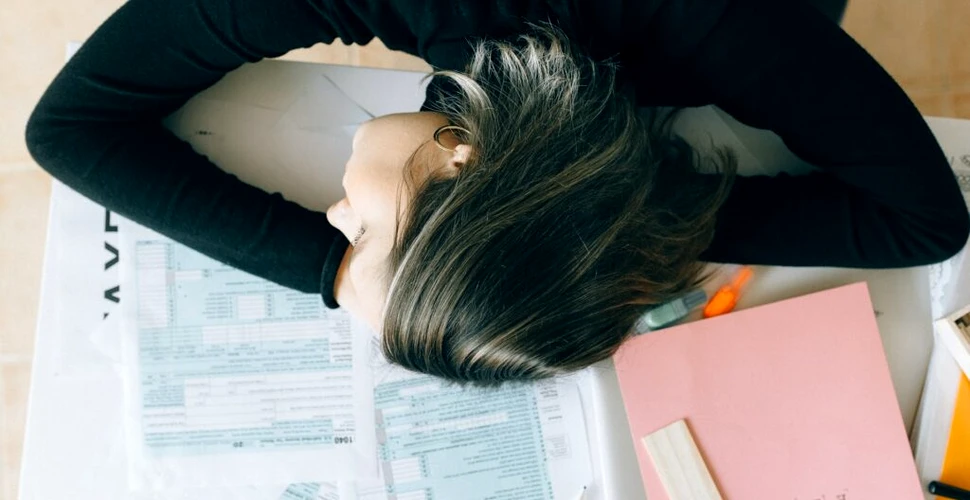 Problemele de somn pot duce la depresie la adolescenți, sugerează studiile