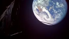 Sonda Juice tocmai a folosit Pământul drept o praștie gravitațională pentru a ajunge la Jupiter