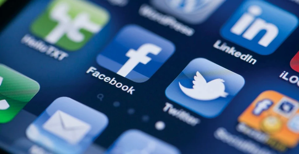 Efectul negativ al utilizării excesive a social media. 6 din 10 utilizatori de Facebook se simt nefericiţi când văd aceste postări