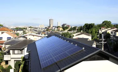 Tesla poate produce în masă panouri solare pentru acoperişuri
