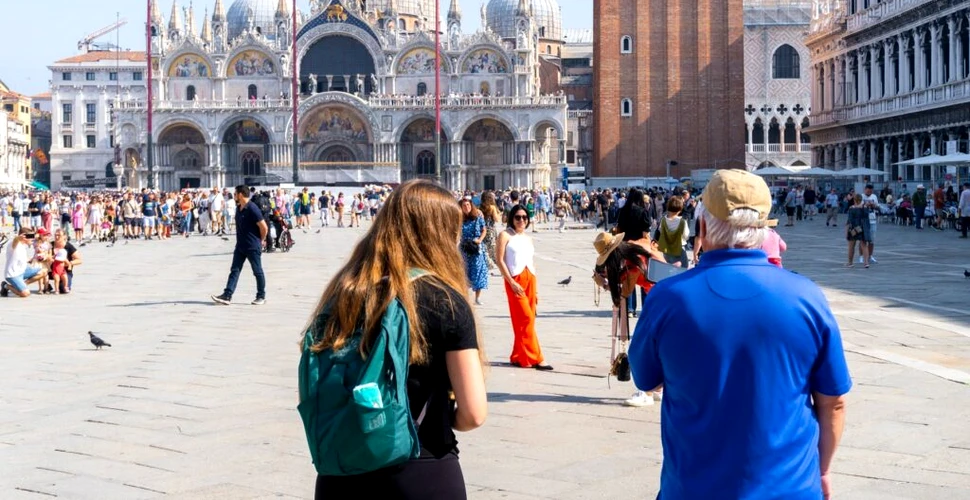 Activiștii pentru climă au aruncat cu noroi pe Bazilica Sf. Marcu din Veneția