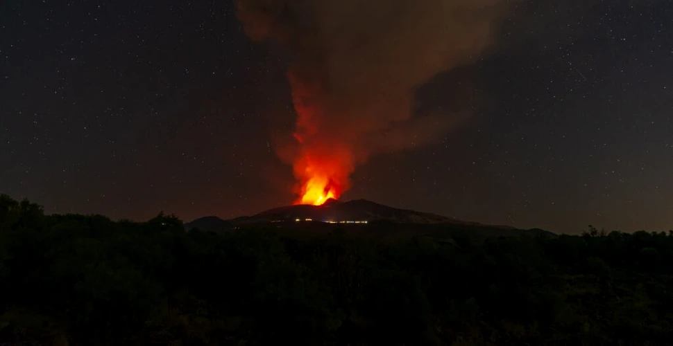 Cel mai înalt și mai activ vulcan al Europei a erupt
