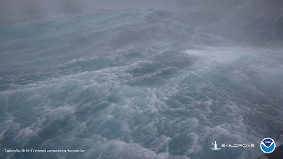 Imagini dramatice din interiorul unui uragan de gradul 4, surprinse în premieră