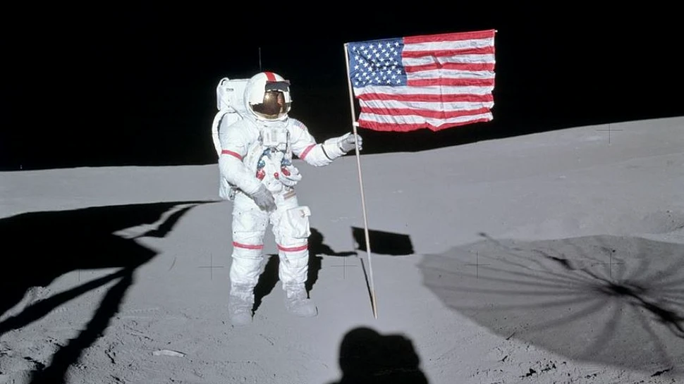 Mai mulţi astronauţi NASA au susţinut că au luat contact cu extratereştrii. ”Civilizaţiile extraterestre ne monitorizează de o lungă perioadă de timp”