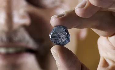 Descoperire foarte rară: un diamant albastru „excepţional”! E cât o unghie, dar valorează 20 de milioane de dolari (FOTO)