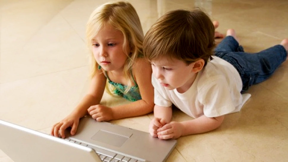 Copiii au şi 500 de „prieteni” pe Messenger, fără a-i cunoaşte