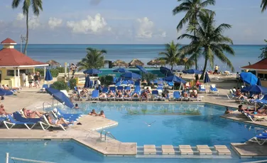 Trei persoane au murit din cauze necunoscute într-un resort din Bahamas