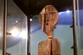 Idolul din Shigir, o sculptură stranie decorată cu fețe umane, este mult mai vechi decât au crezut cercetătorii